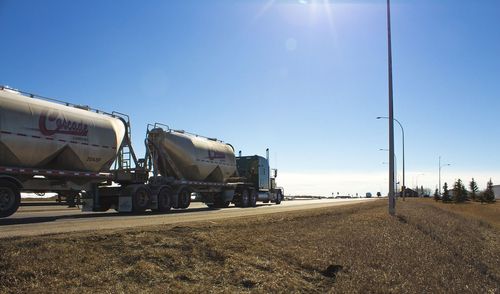 Double tank trailer truck